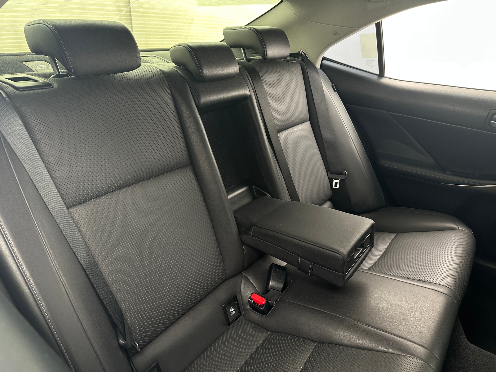 Thumbnail: 2016 Lexus IS - 5