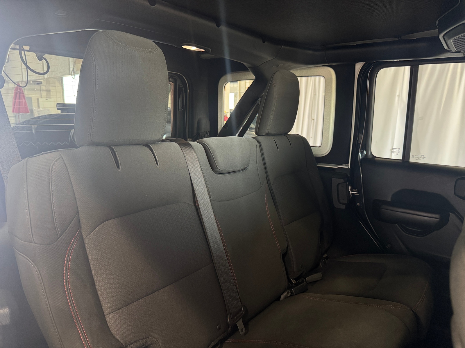 Thumbnail: 2018 Jeep Wrangler - 6