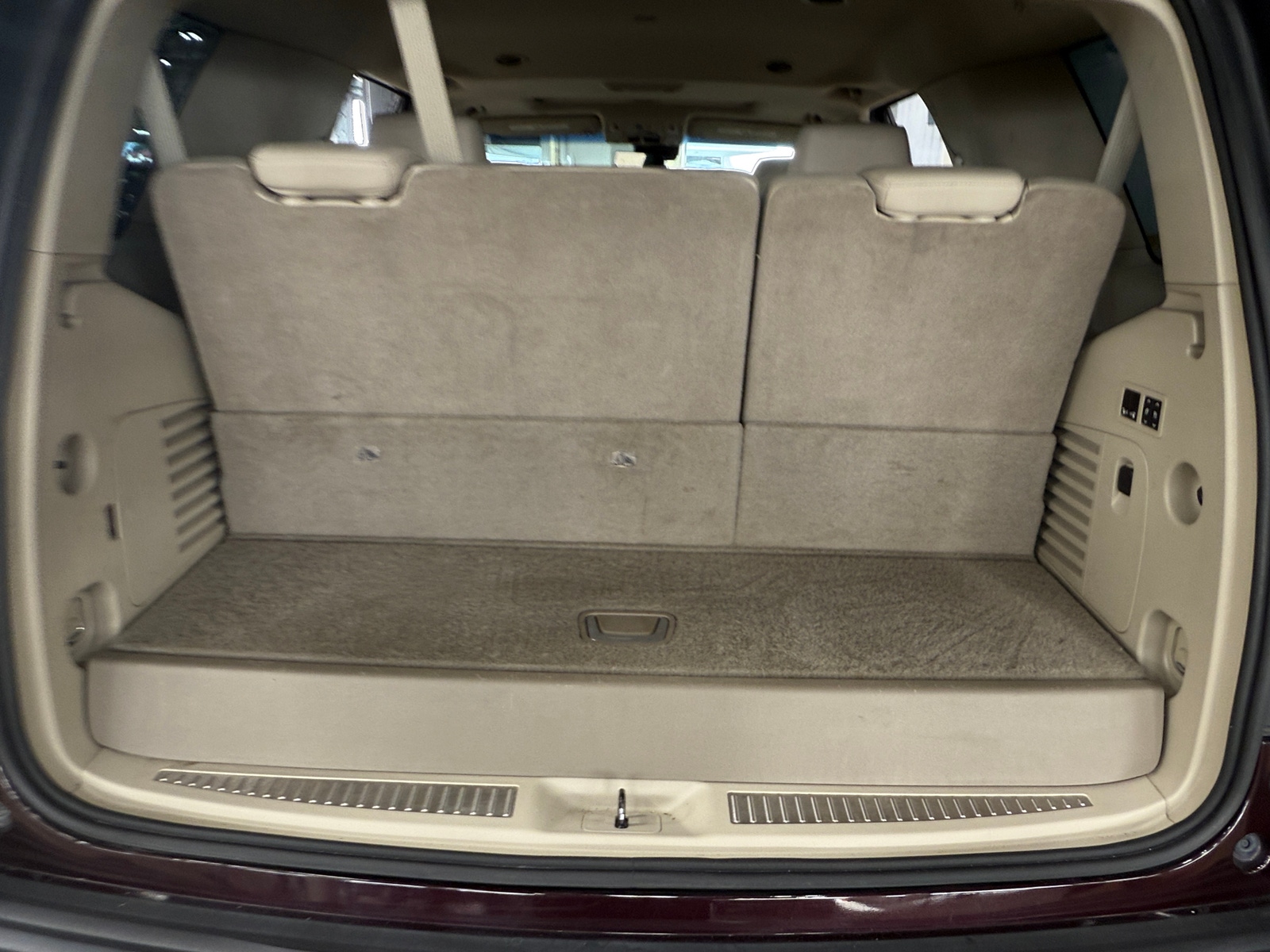 Thumbnail: 2017 Cadillac Escalade - 6