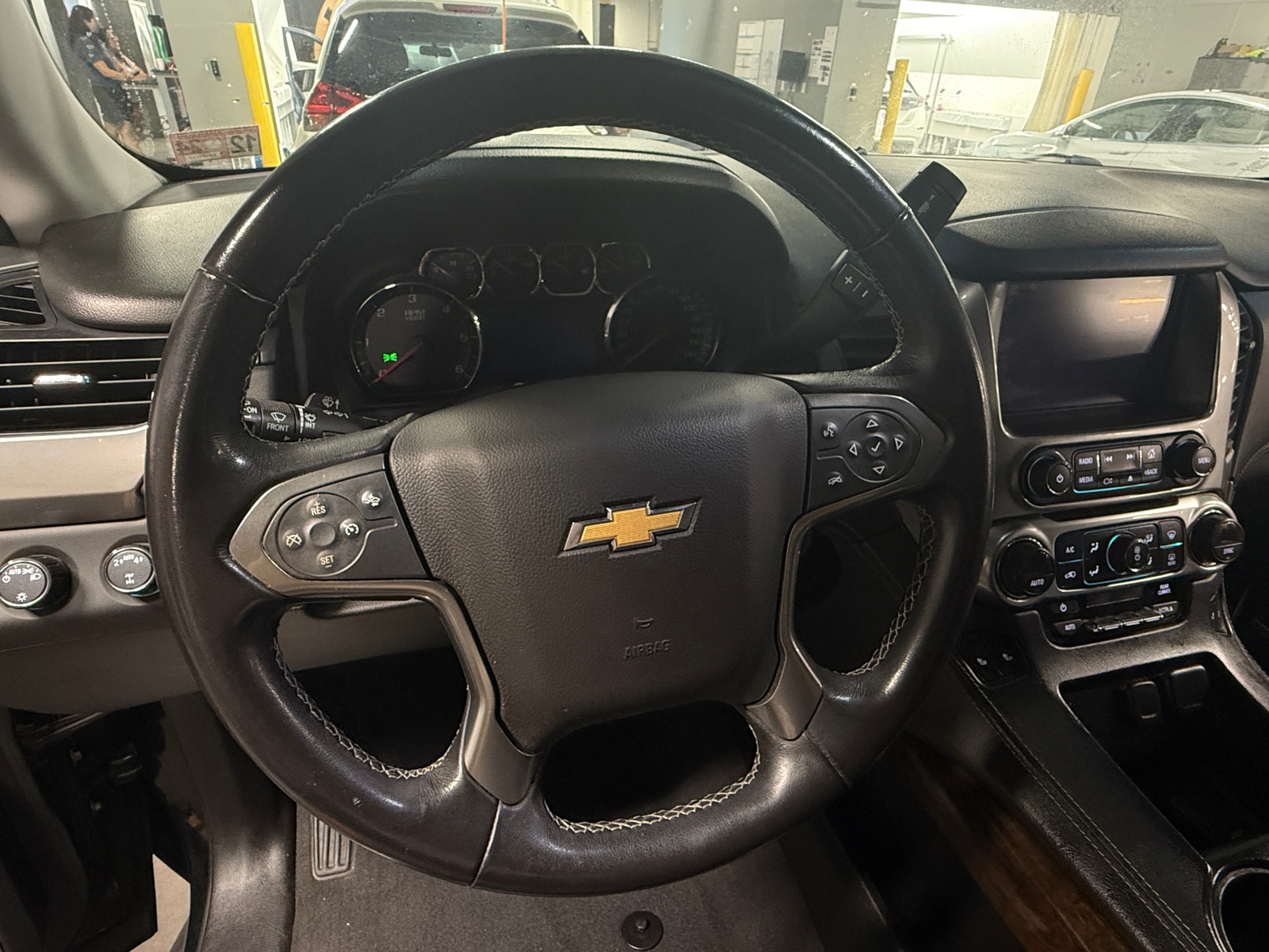 Thumbnail: 2019 Chevrolet Suburban - 4