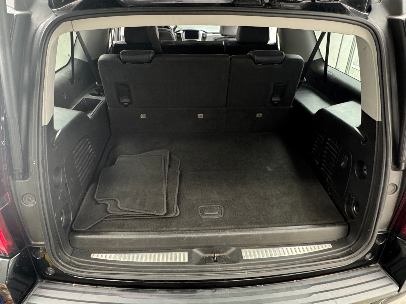 Thumbnail: 2019 Chevrolet Suburban - 6