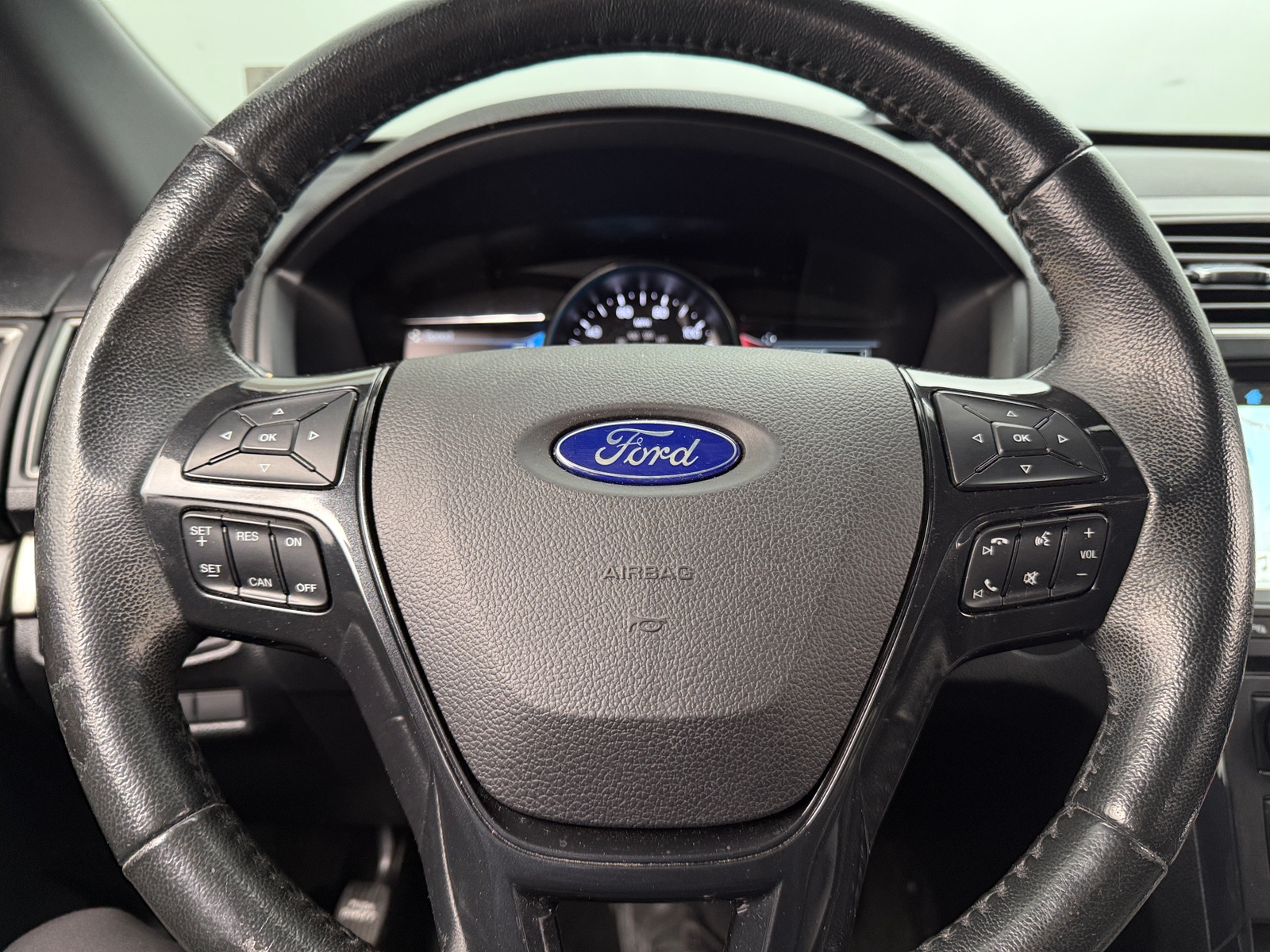 Thumbnail: 2018 Ford Explorer - 5