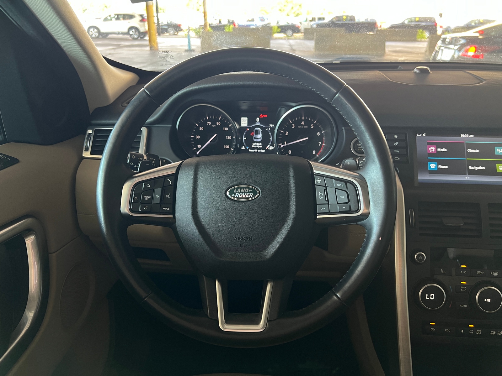 Thumbnail: 2017 Land Rover Discovery Sport - 4