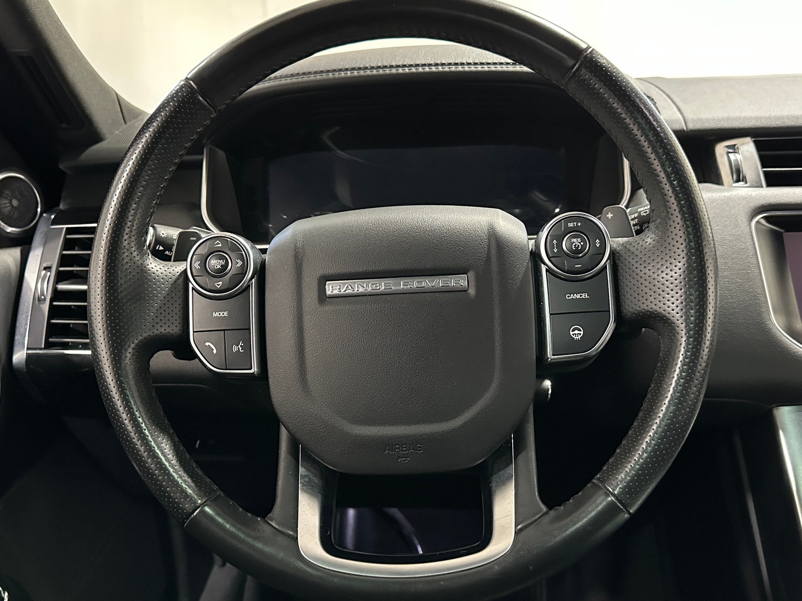 Thumbnail: 2017 Land Rover Range Rover Sport - 4