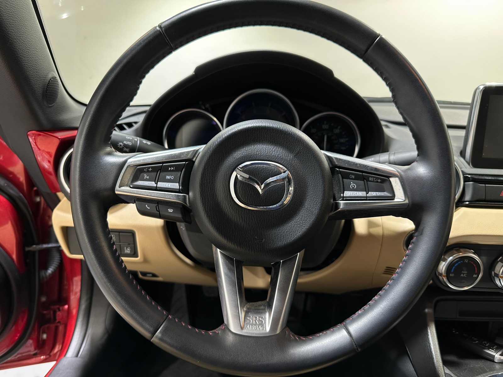 Thumbnail: 2017 Mazda MX-5 Miata - 4