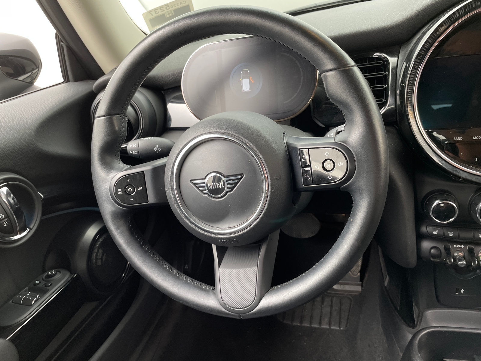 Thumbnail: 2022 MINI Cooper Hardtop - 5