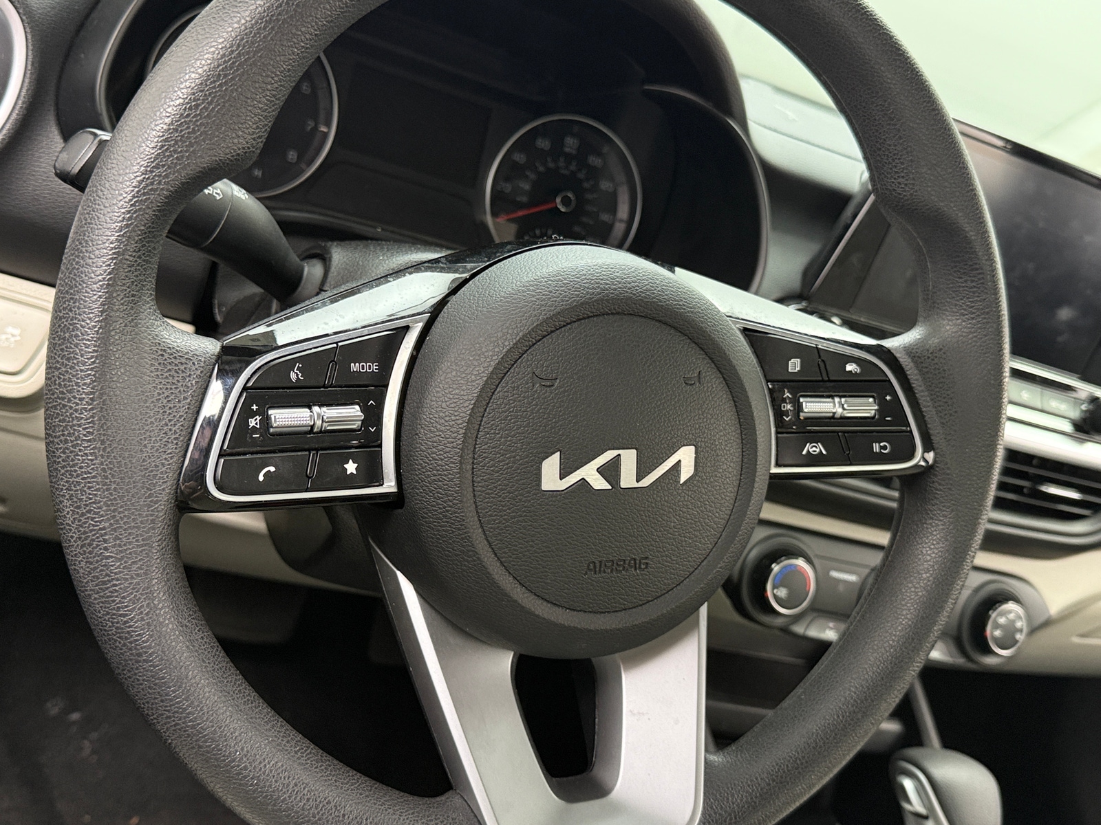 Thumbnail: 2023 Kia Forte - 5
