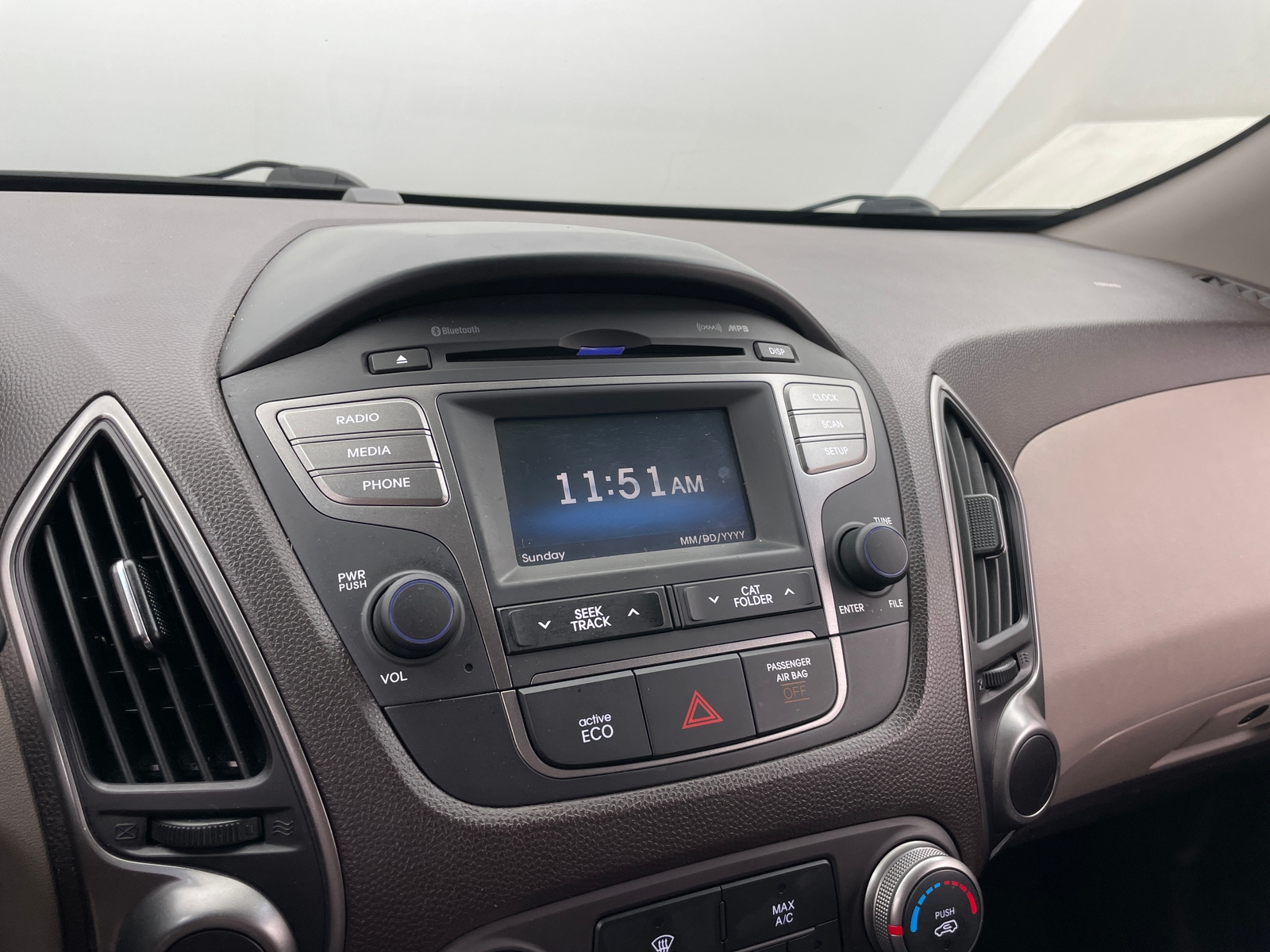 Thumbnail: 2015 Hyundai Tucson - 3