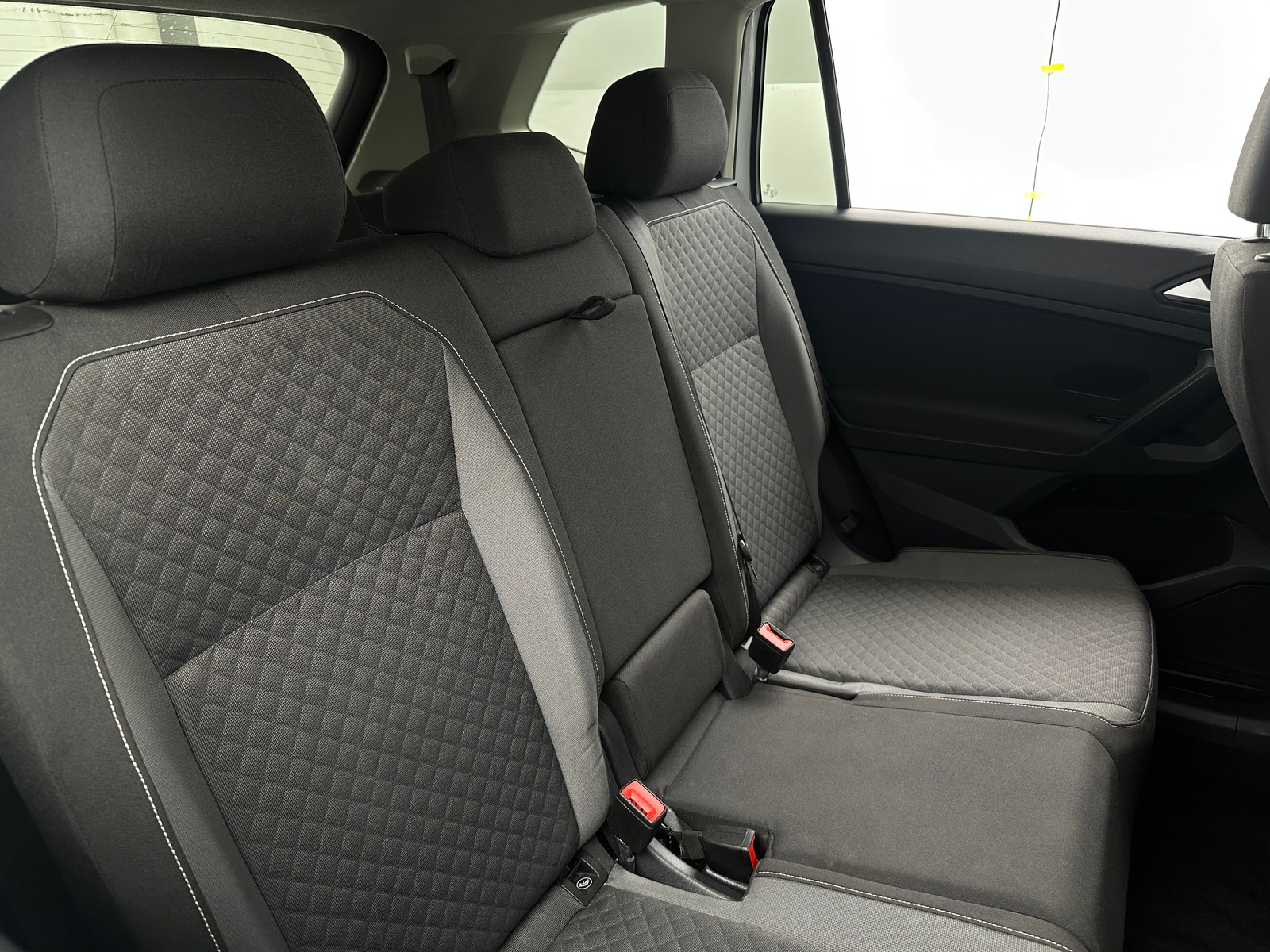 Thumbnail: 2021 Volkswagen Tiguan - 6