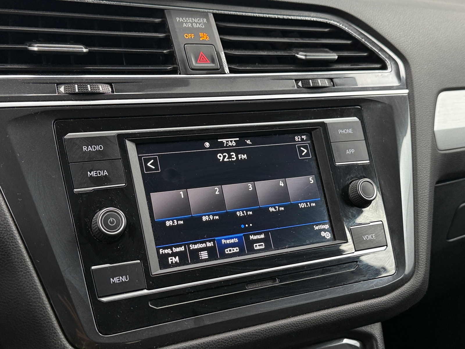Thumbnail: 2021 Volkswagen Tiguan - 4