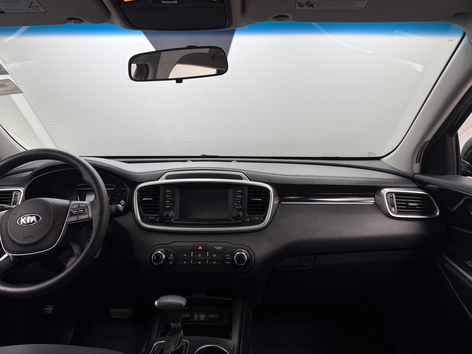 Thumbnail: 2019 Kia Sorento - 3