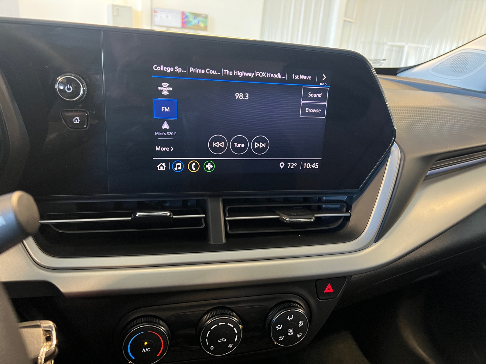 Thumbnail: 2025 Chevrolet Trax - 4