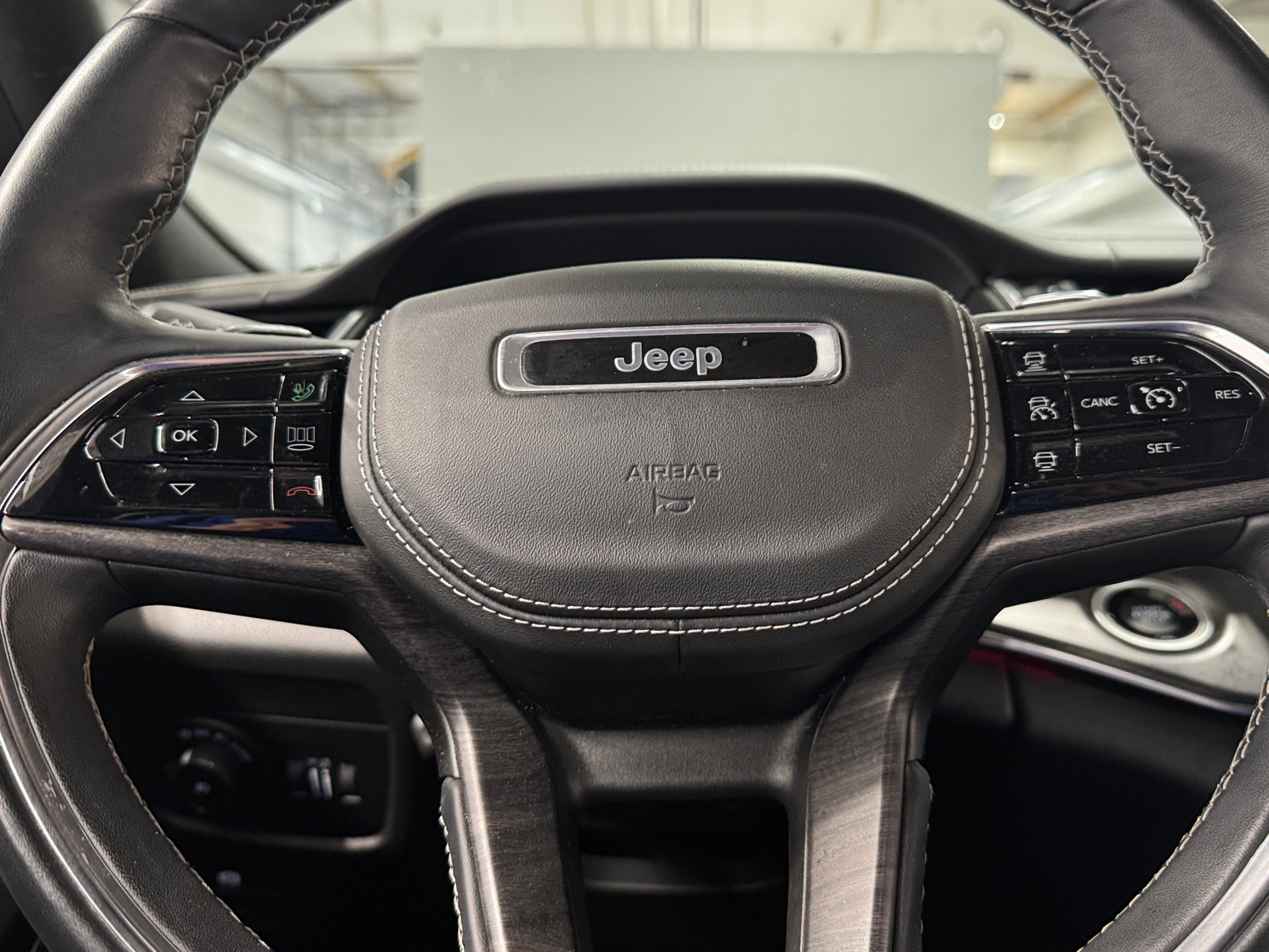Thumbnail: 2021 Jeep Grand Cherokee L - 4