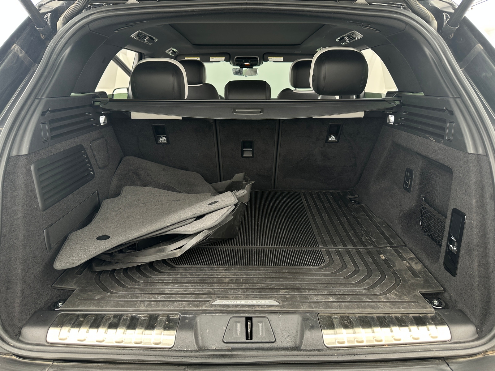 Thumbnail: 2024 Land Rover Range Rover Sport - 6