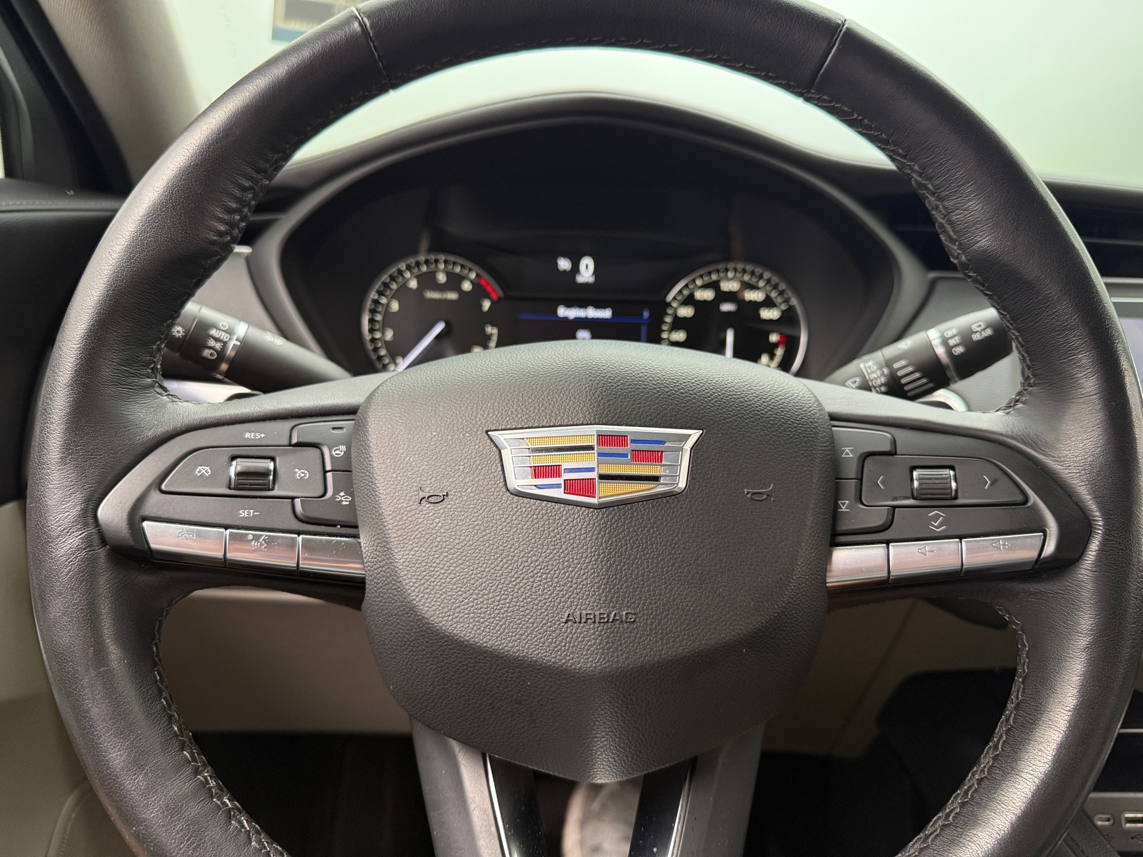 Thumbnail: 2022 Cadillac XT4 - 4