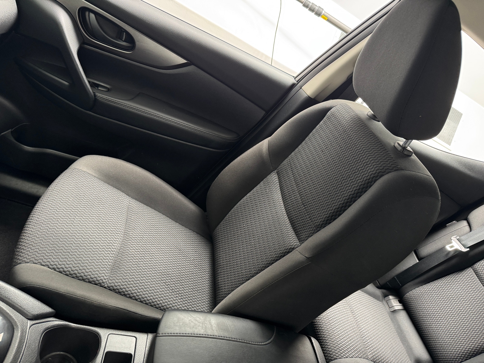 Thumbnail: 2021 Nissan Rogue Sport - 2