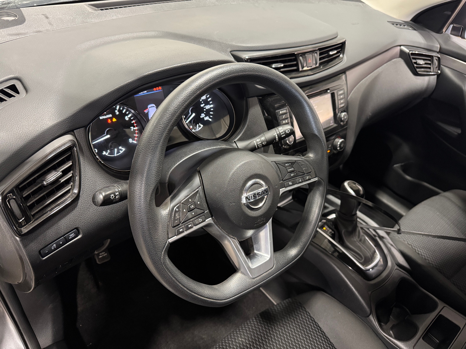 Thumbnail: 2021 Nissan Rogue Sport - 3