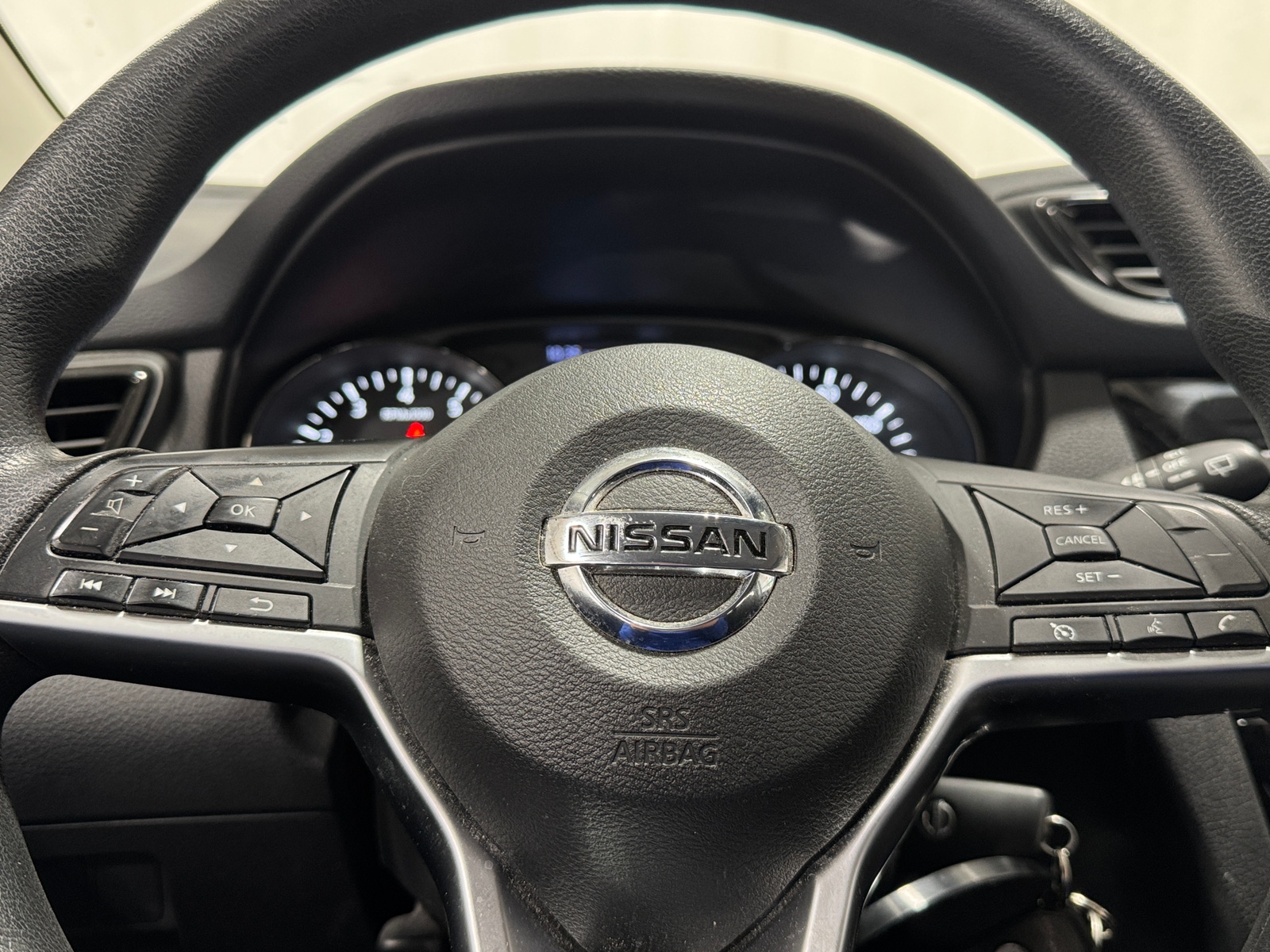 Thumbnail: 2021 Nissan Rogue Sport - 5