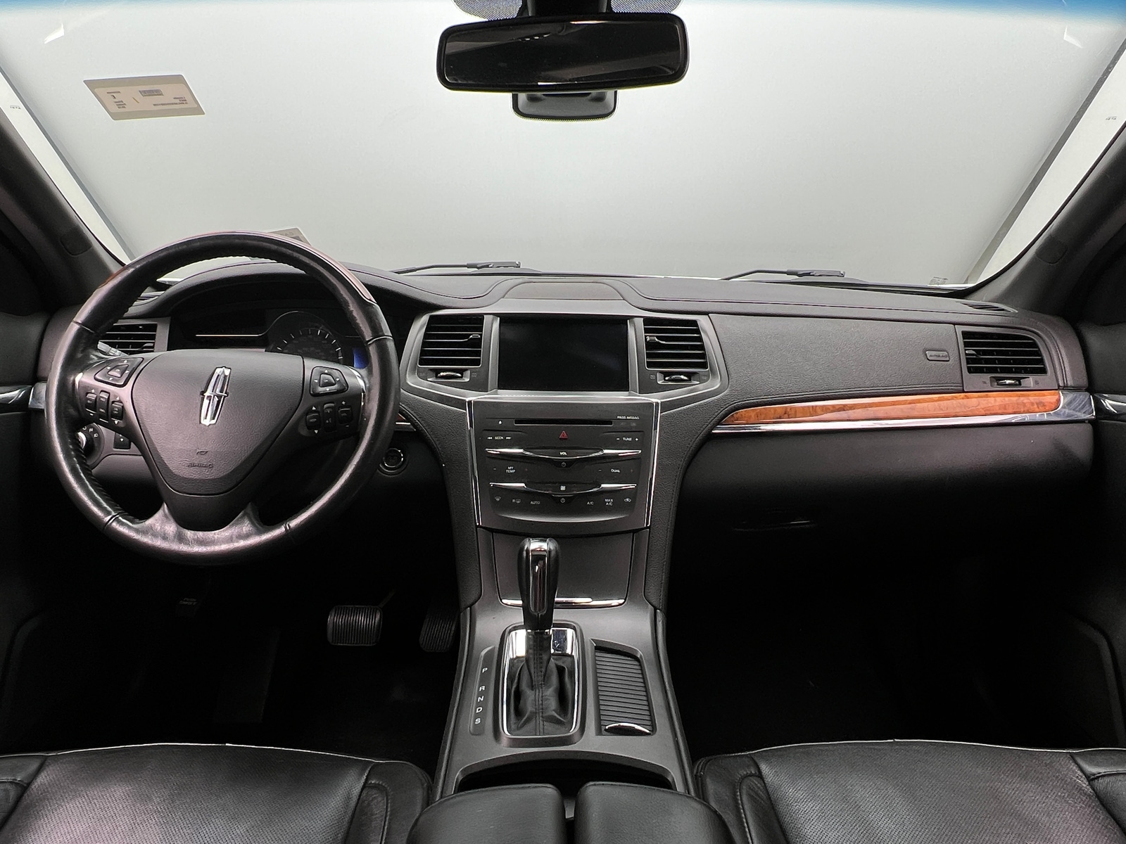 Thumbnail: 2016 Lincoln MKS - 2