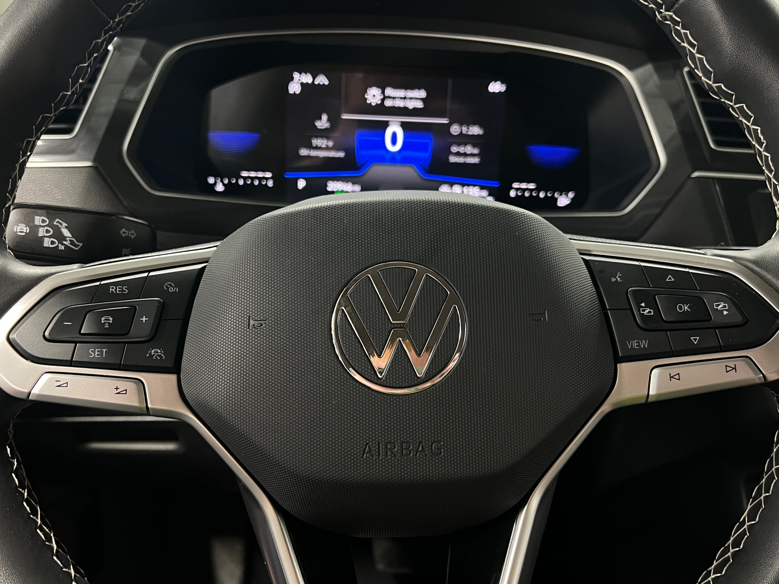 Thumbnail: 2024 Volkswagen Tiguan - 4