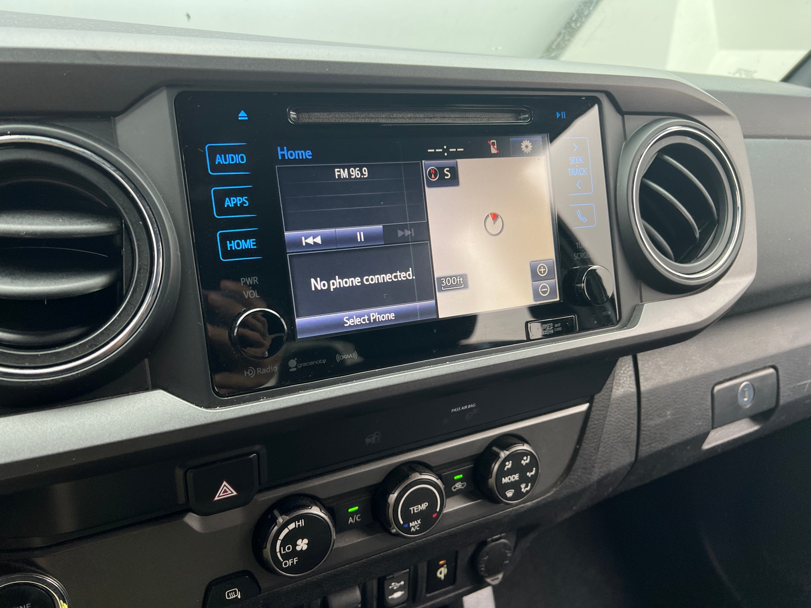Thumbnail: 2019 Toyota Tacoma - 4