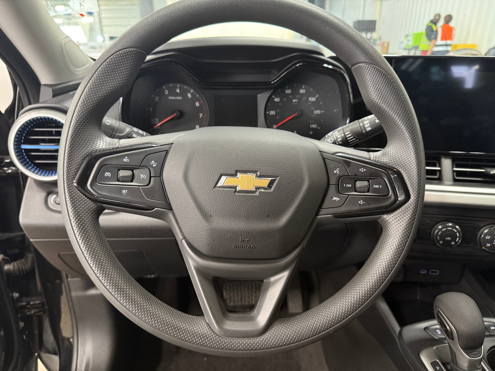 Thumbnail: 2025 Chevrolet Trax - 5