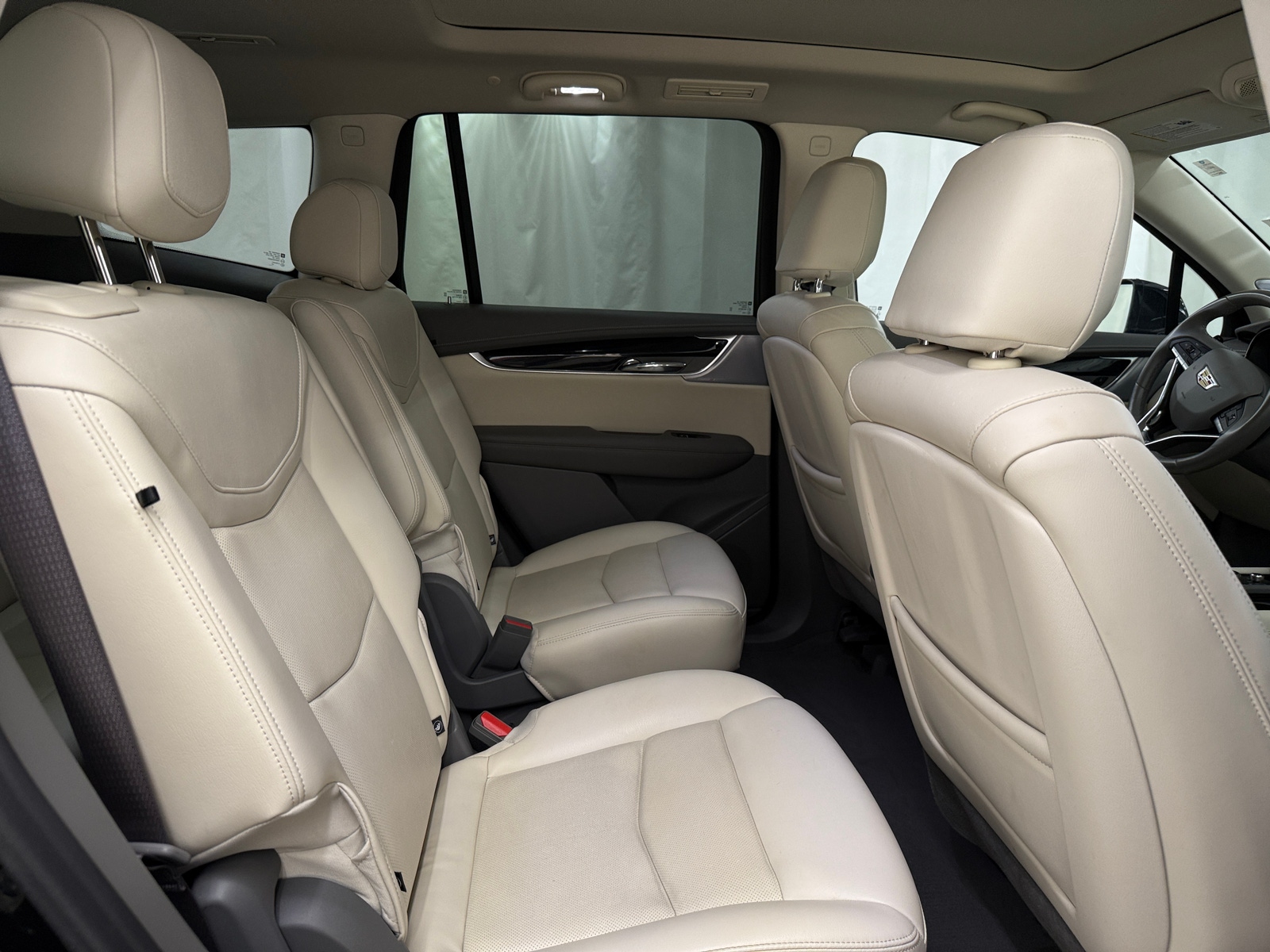 Thumbnail: 2025 Cadillac XT6 - 5