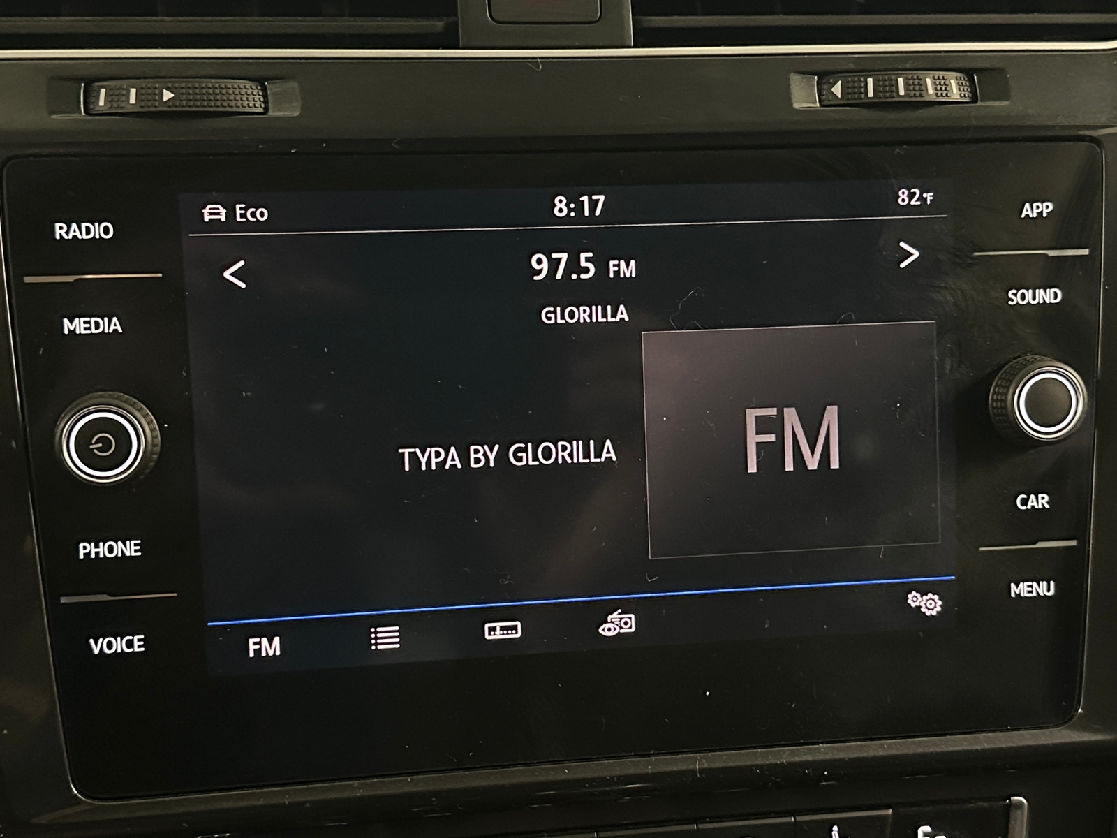 Thumbnail: 2019 Volkswagen e-Golf - 4