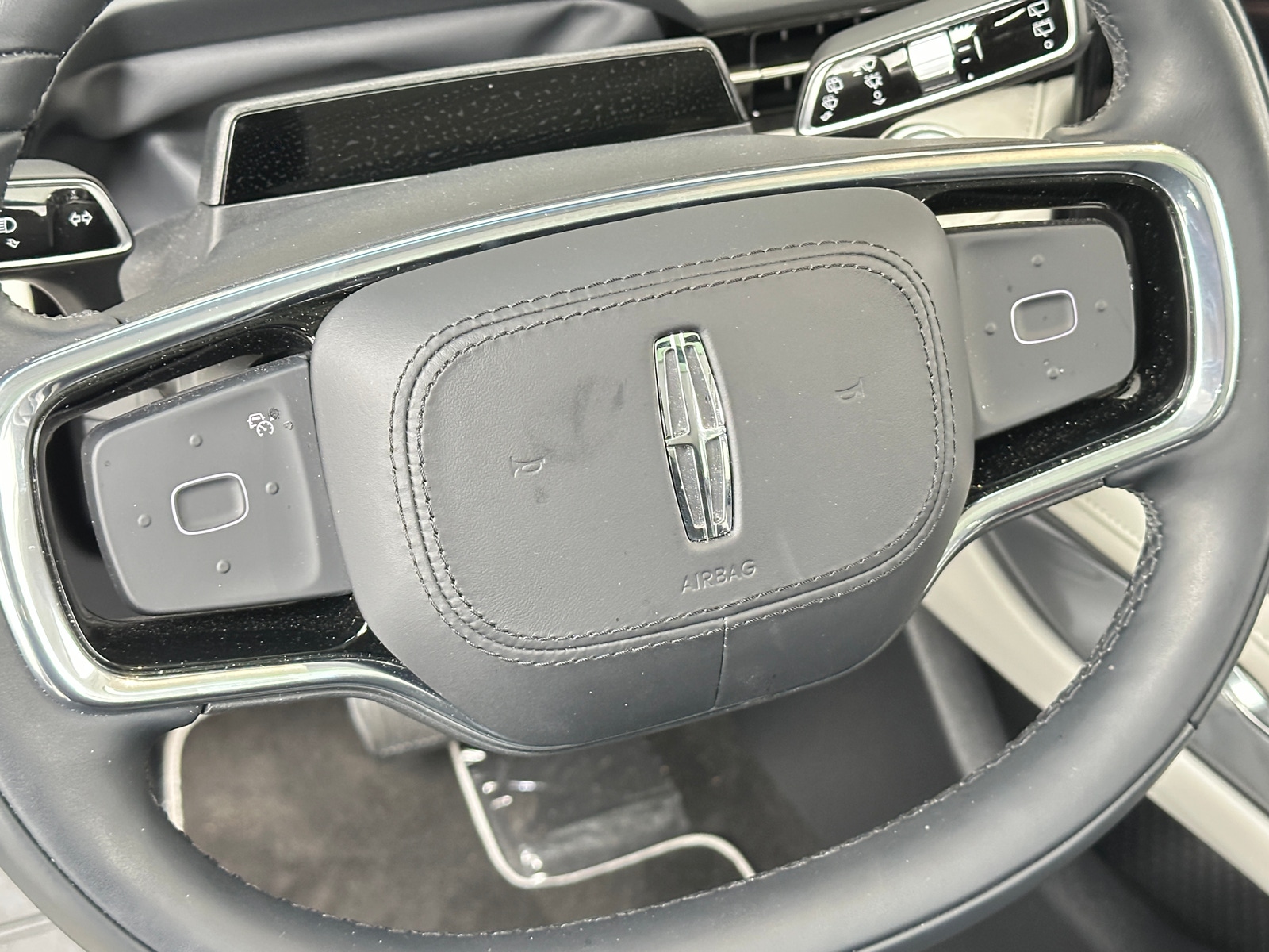 Thumbnail: 2024 Lincoln Nautilus - 4