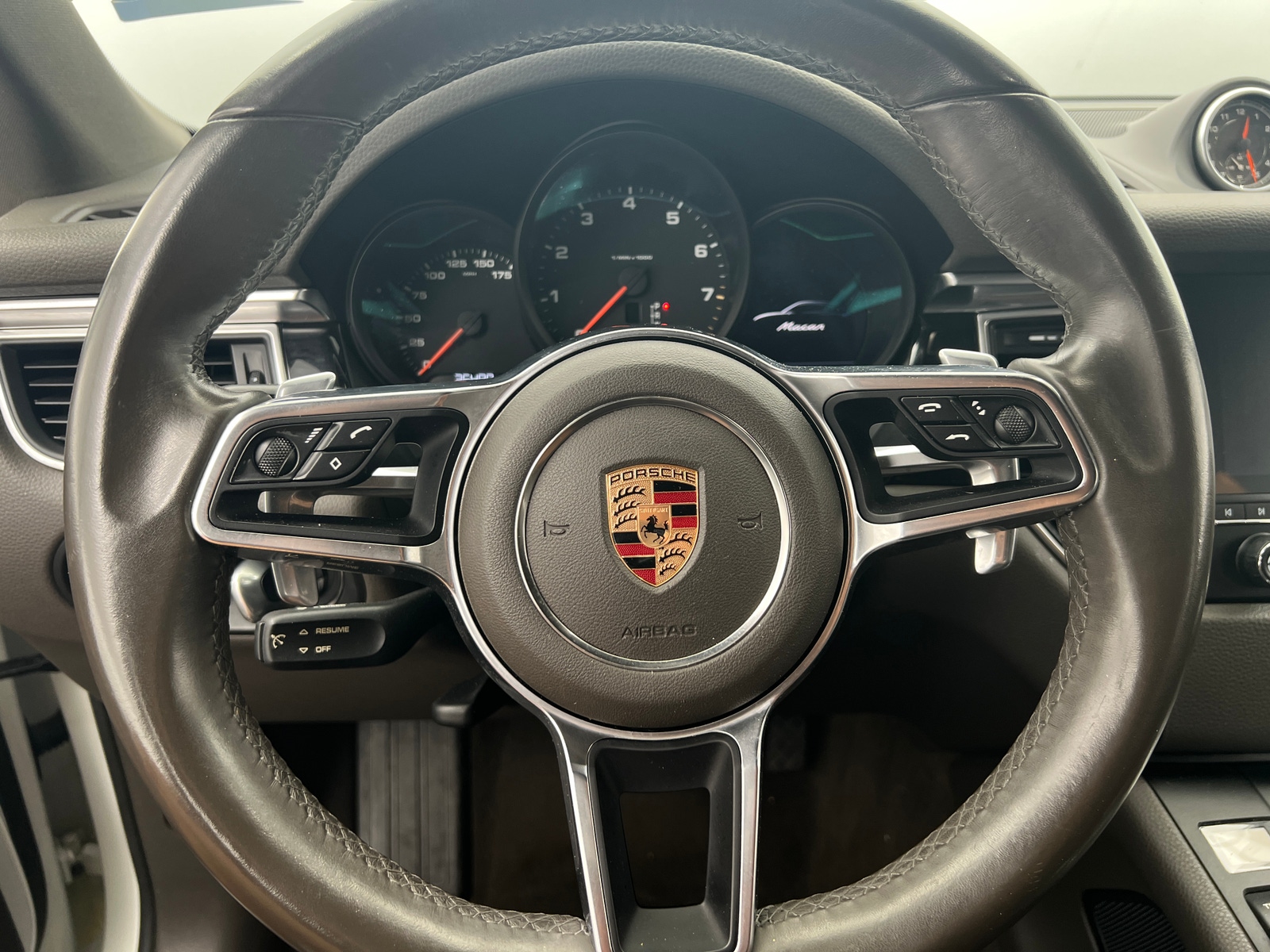 Thumbnail: 2017 Porsche Macan - 4