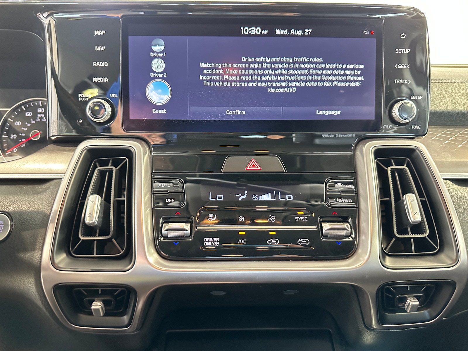 Thumbnail: 2022 Kia Sorento - 3