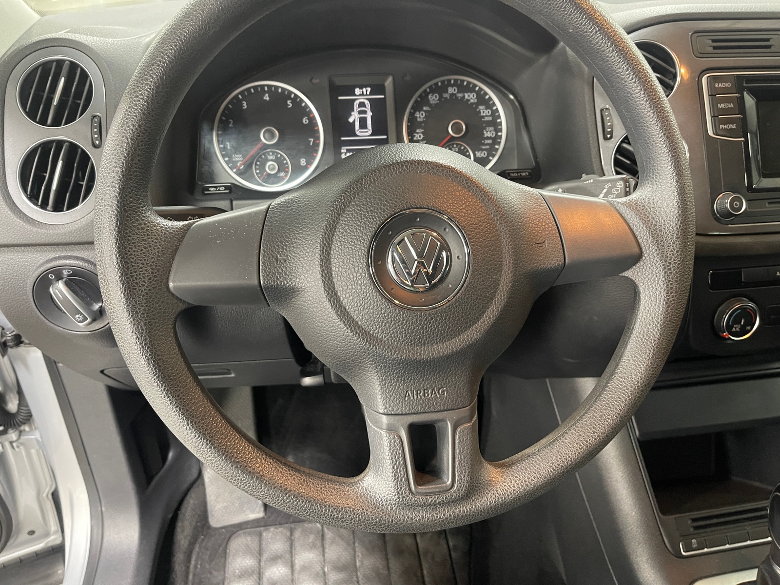 Thumbnail: 2018 Volkswagen Tiguan - 5