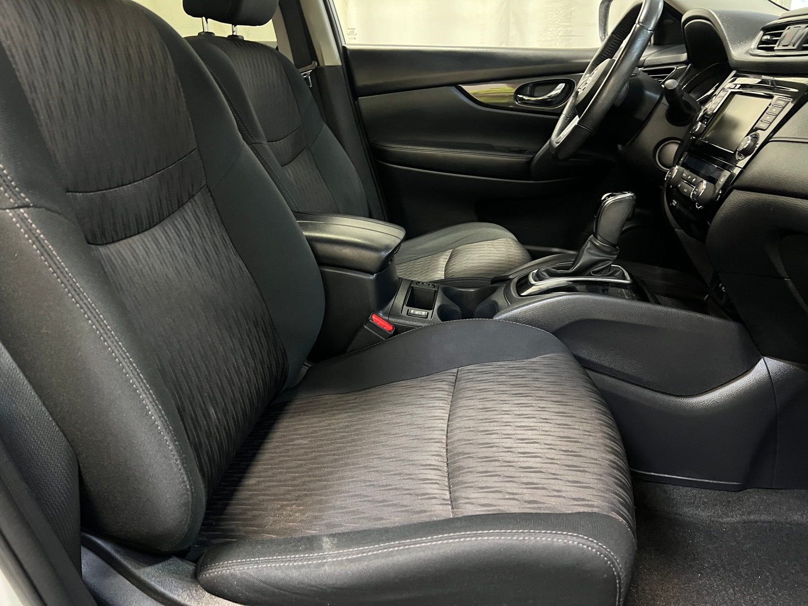 Thumbnail: 2018 Nissan Rogue - 2