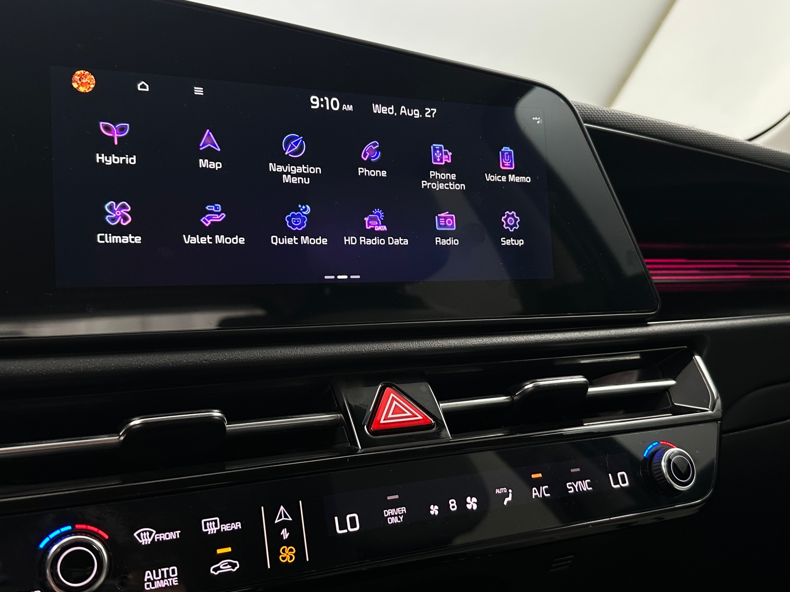 Thumbnail: 2023 Kia Niro - 4