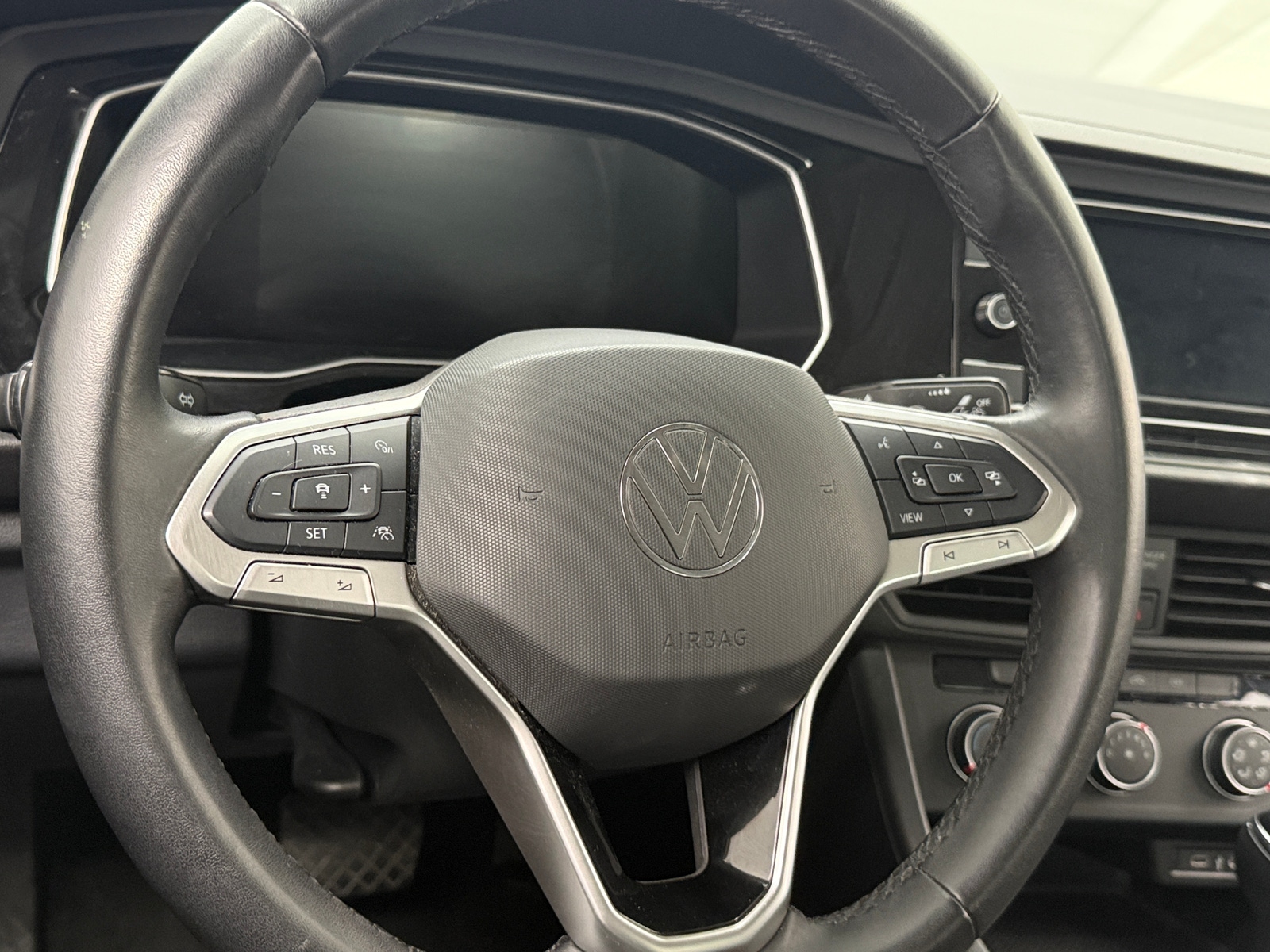 Thumbnail: 2024 Volkswagen Jetta - 5