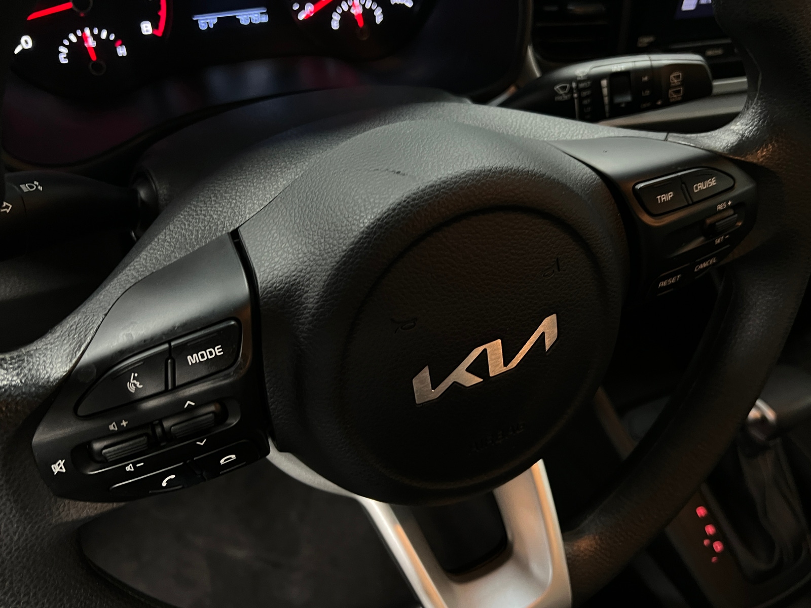 Thumbnail: 2023 Kia Rio - 5