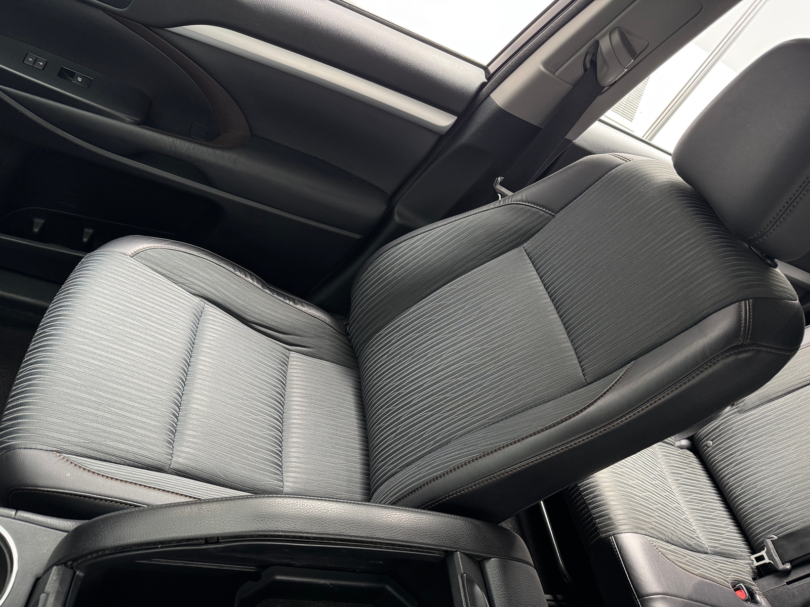 Thumbnail: 2015 Toyota Highlander - 2
