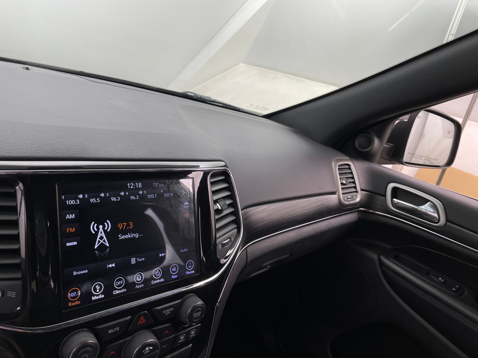 Thumbnail: 2019 Jeep Grand Cherokee - 3
