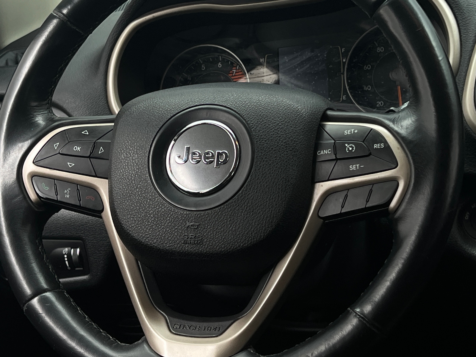 Thumbnail: 2016 Jeep Cherokee - 5