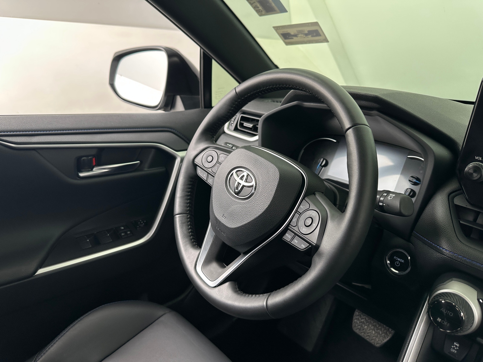 Thumbnail: 2023 Toyota RAV4 - 4