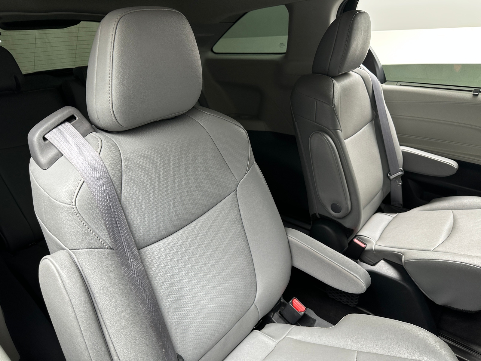 Thumbnail: 2023 Toyota Sienna - 5