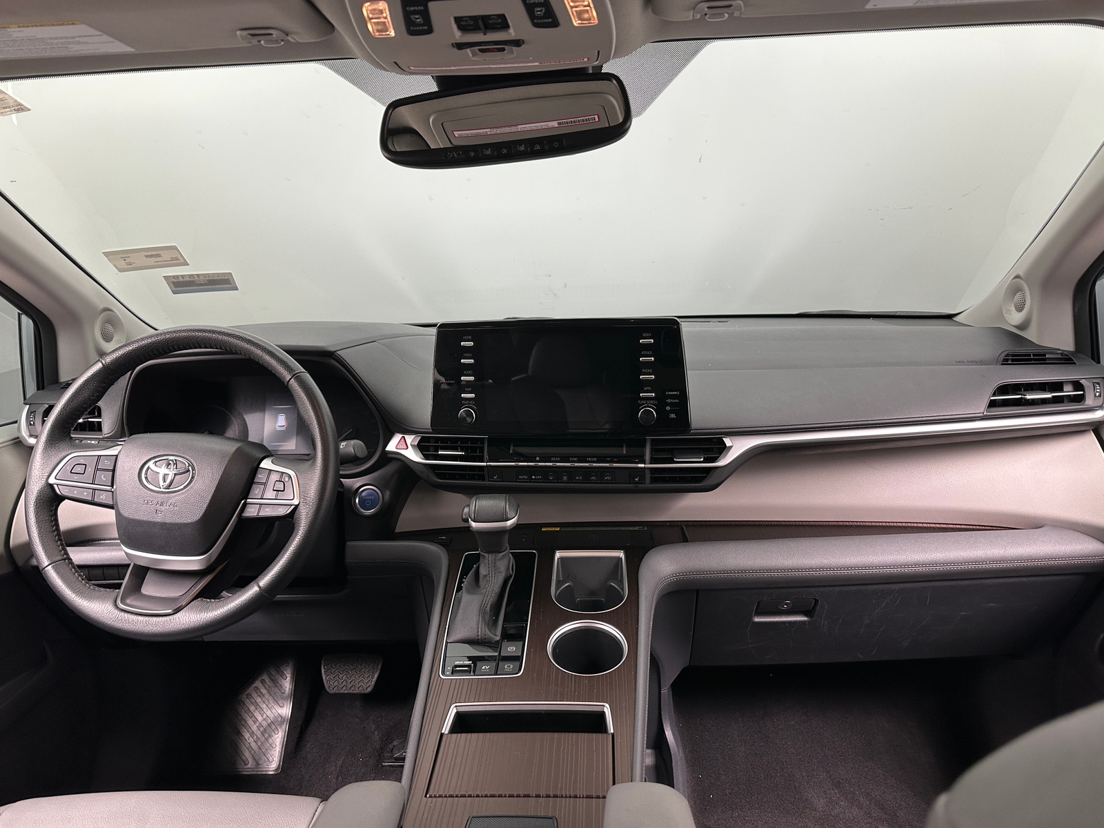 Thumbnail: 2023 Toyota Sienna - 2