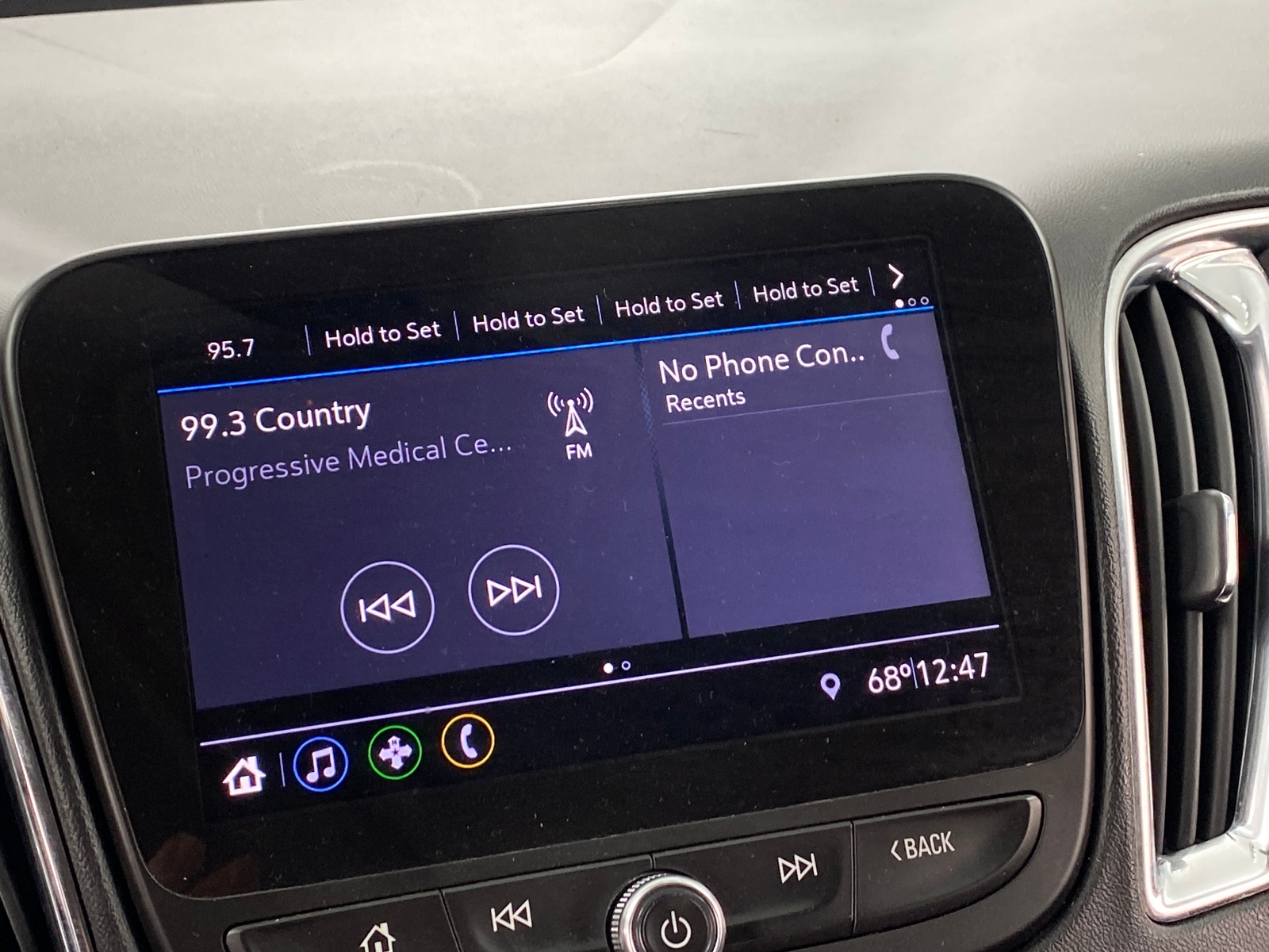 Thumbnail: 2020 Chevrolet Malibu - 4