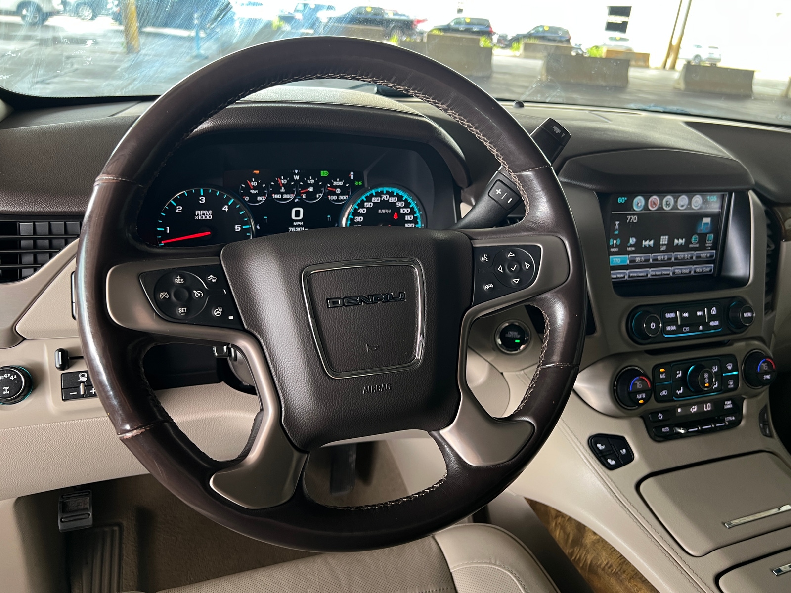 Thumbnail: 2017 GMC Yukon XL - 4