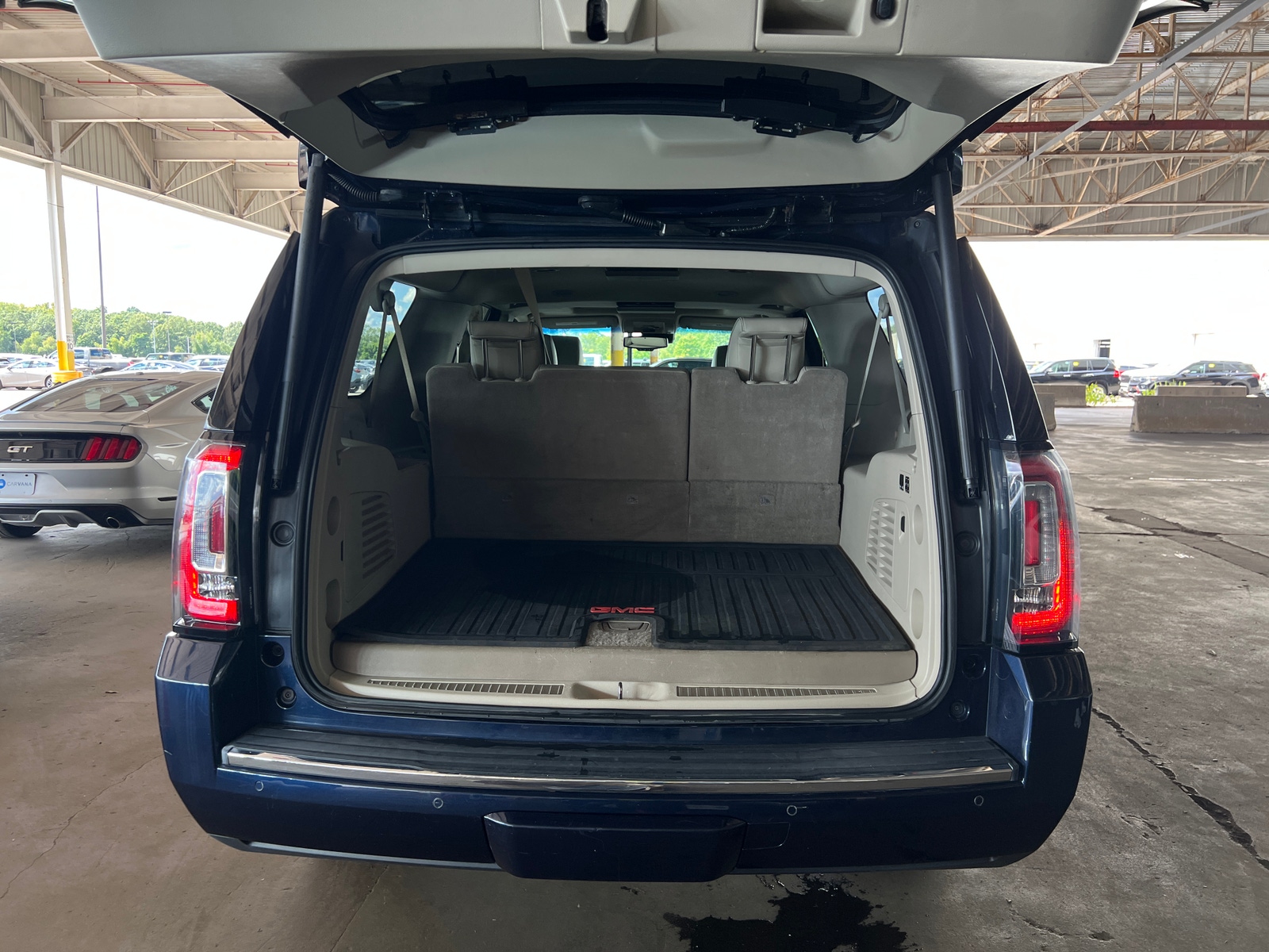 Thumbnail: 2017 GMC Yukon XL - 6