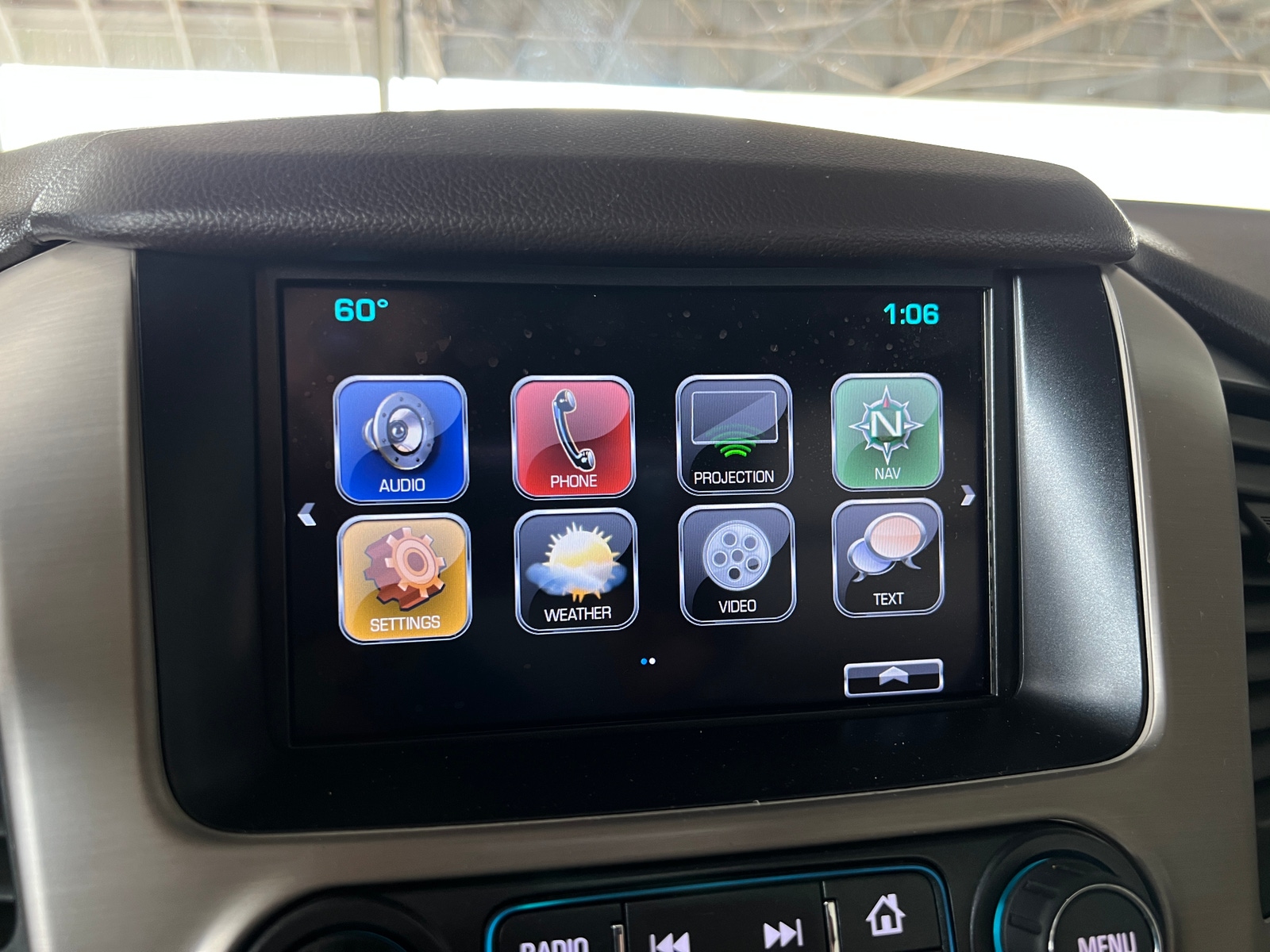 Thumbnail: 2017 GMC Yukon XL - 3