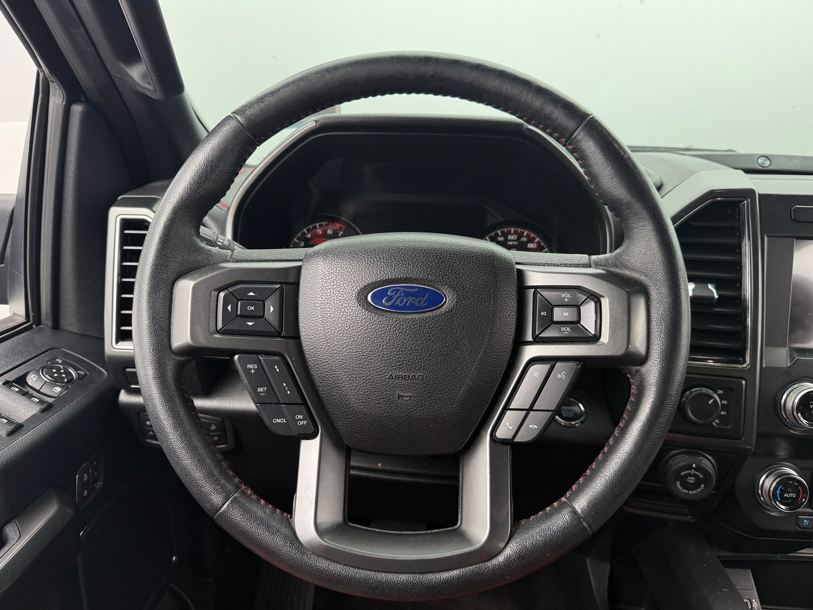 Thumbnail: 2020 Ford Econoline - 4