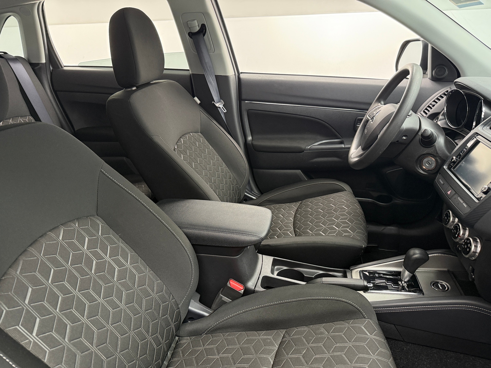 Thumbnail: 2024 Mitsubishi Outlander Sport - 2