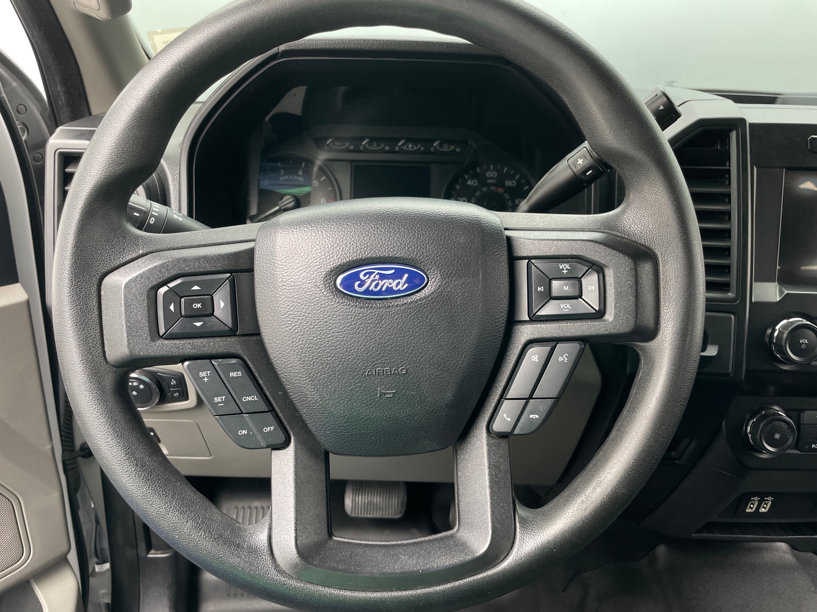 Thumbnail: 2019 Ford Econoline - 5