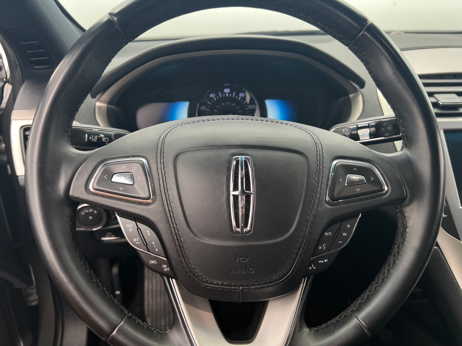 Thumbnail: 2019 Lincoln MKZ - 4